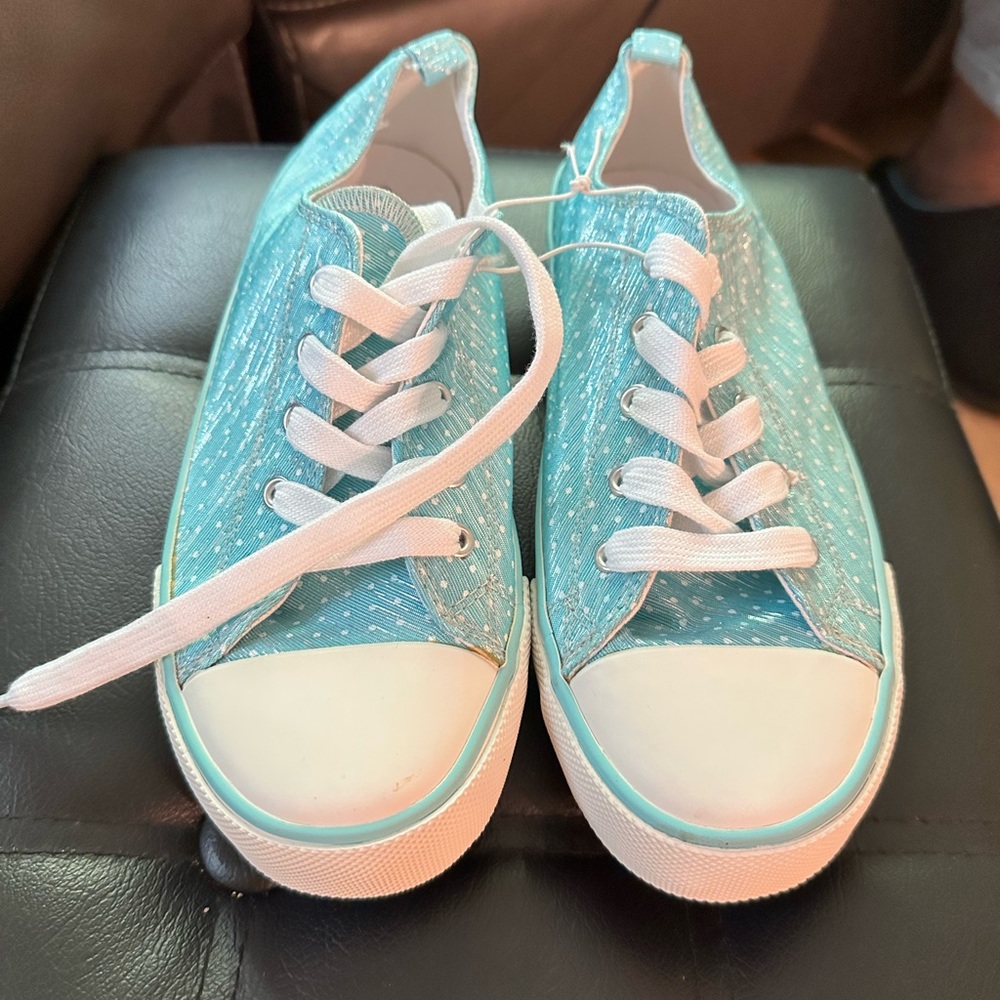 Blue sneakers with sparkle